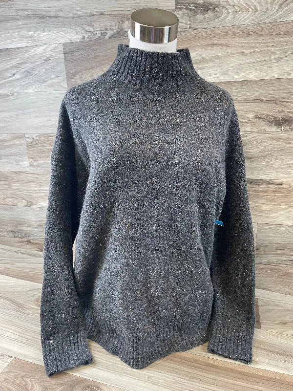 Sweater By Clothes Mentor In Grey, Size: S