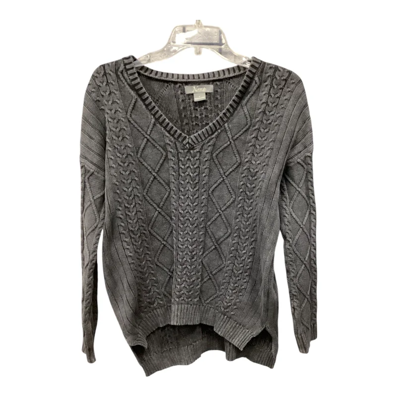 Sweater By Natural Reflections In Grey, Size: M