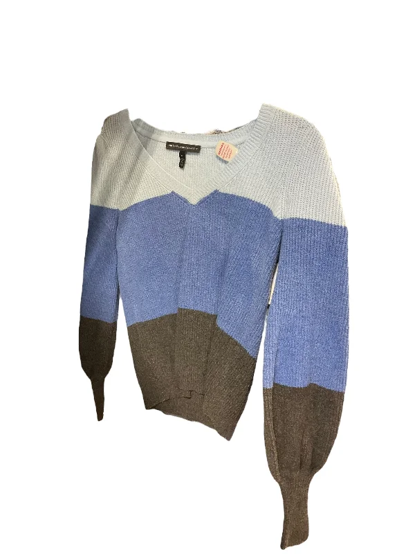 Sweater By White House Black Market In Blue, Size: Xs